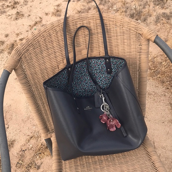 Coach Navy Leather Tote Bag with Pink Charm - Picture 2 of 6